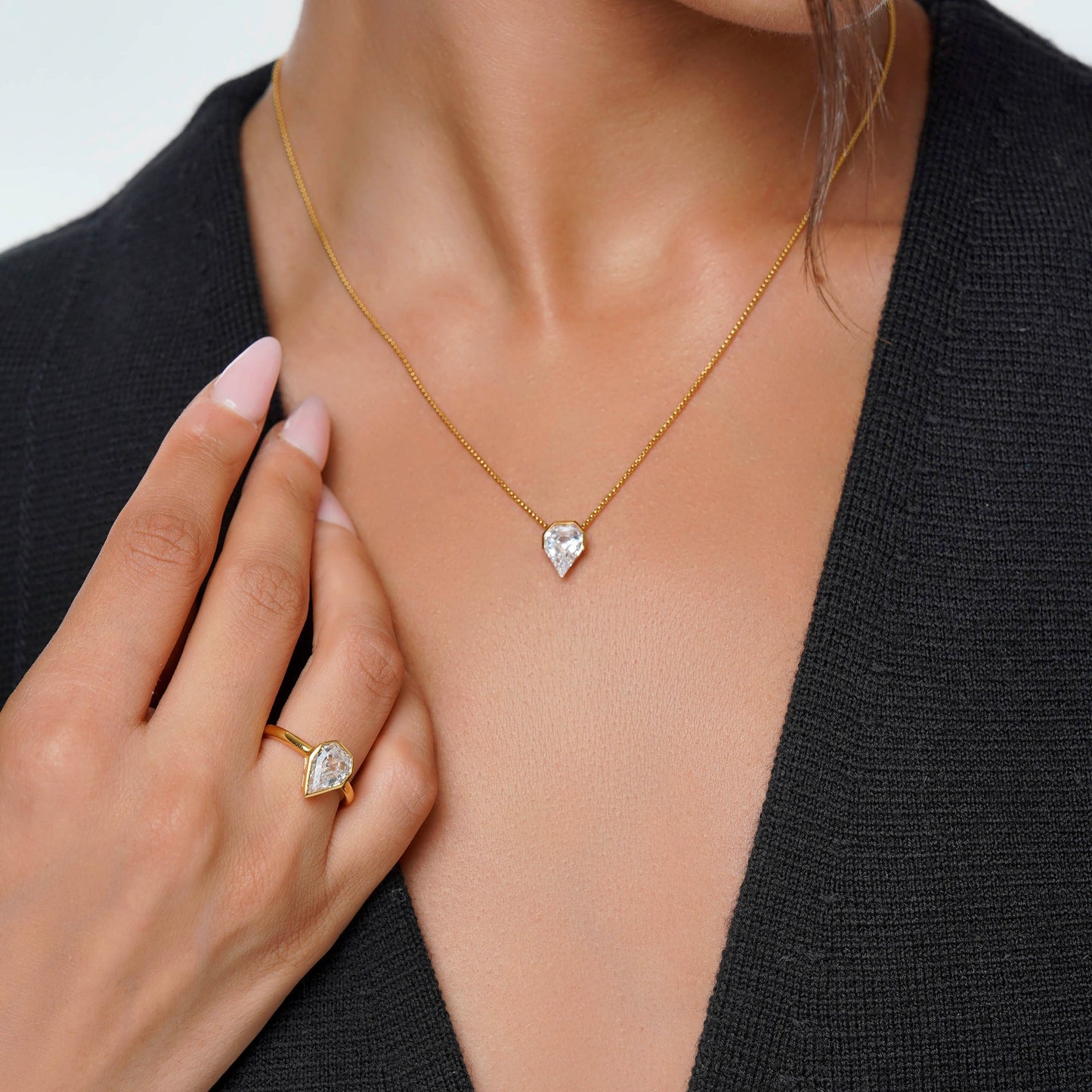 Teardrop Pendant Necklace